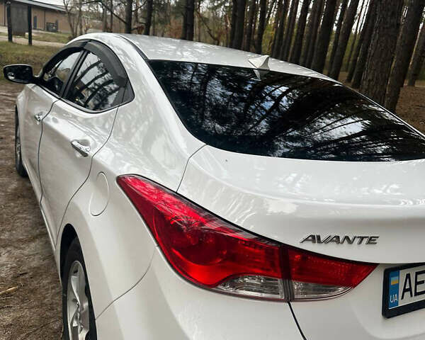 Белый Хендай Аванте, объемом двигателя 1.59 л и пробегом 232 тыс. км за 10000 $, фото 15 на Automoto.ua