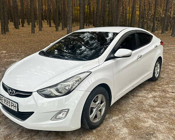 Белый Хендай Аванте, объемом двигателя 1.59 л и пробегом 232 тыс. км за 10000 $, фото 11 на Automoto.ua