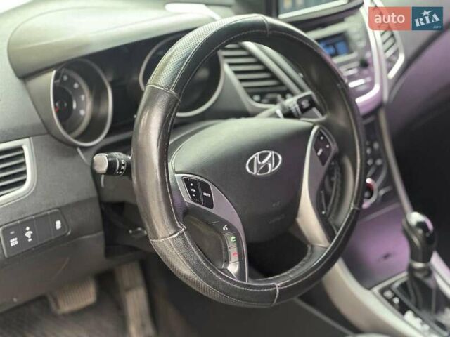 Хендай Аванте 2014 в Одессе на Automoto.ua Белый Хендай Аванте, объемом двигателя 1.6 л и пробегом 201 тыс. км за 8840 $, фото 14 на Automoto.ua