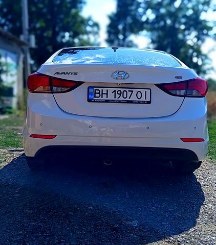 Хендай Аванте 2014 в Одессе на Automoto.ua Белый Хендай Аванте, объемом двигателя 1.6 л и пробегом 200 тыс. км за 8300 $, фото 3 на Automoto.ua