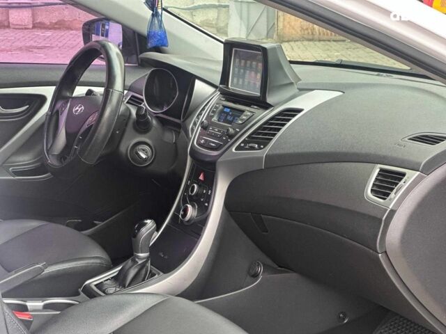 Хендай Аванте 2014 в Одессе на Automoto.ua Белый Хендай Аванте, объемом двигателя 1.6 л и пробегом 201 тыс. км за 8840 $, фото 18 на Automoto.ua