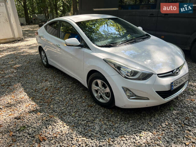 Белый Хендай Аванте, объемом двигателя 1.6 л и пробегом 230 тыс. км за 9000 $, фото 2 на Automoto.ua
