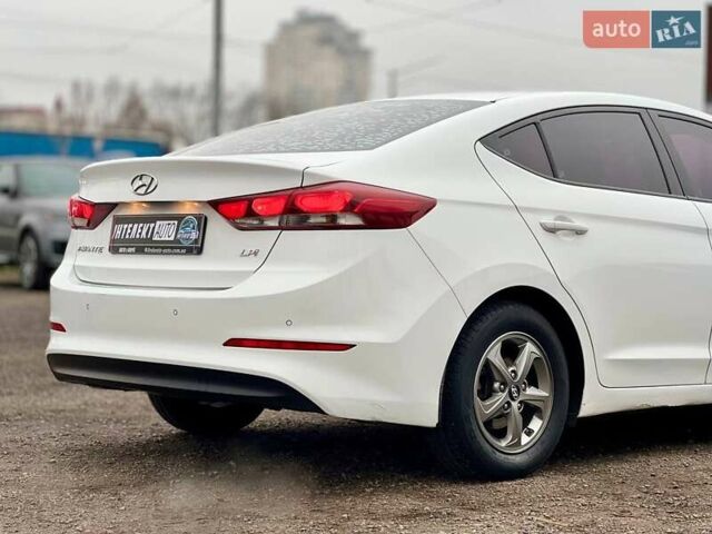 Білий Хендай Аванте, об'ємом двигуна 1.6 л та пробігом 350 тис. км за 9300 $, фото 12 на Automoto.ua