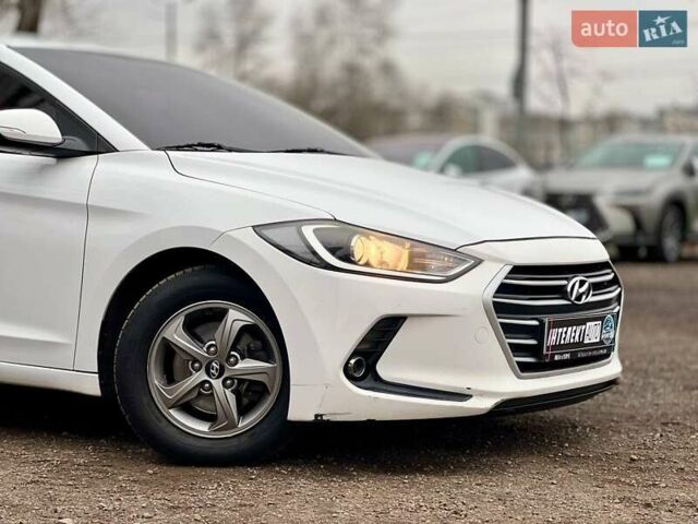 Білий Хендай Аванте, об'ємом двигуна 1.6 л та пробігом 350 тис. км за 9300 $, фото 7 на Automoto.ua