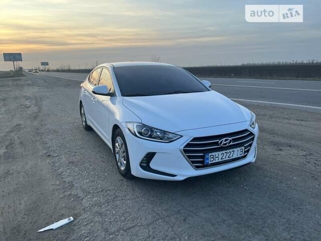 Білий Хендай Аванте, об'ємом двигуна 1.58 л та пробігом 193 тис. км за 11500 $, фото 1 на Automoto.ua