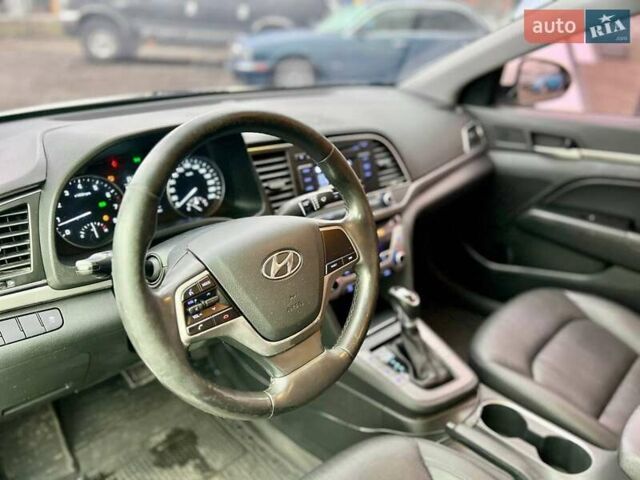 Білий Хендай Аванте, об'ємом двигуна 1.6 л та пробігом 350 тис. км за 9300 $, фото 23 на Automoto.ua