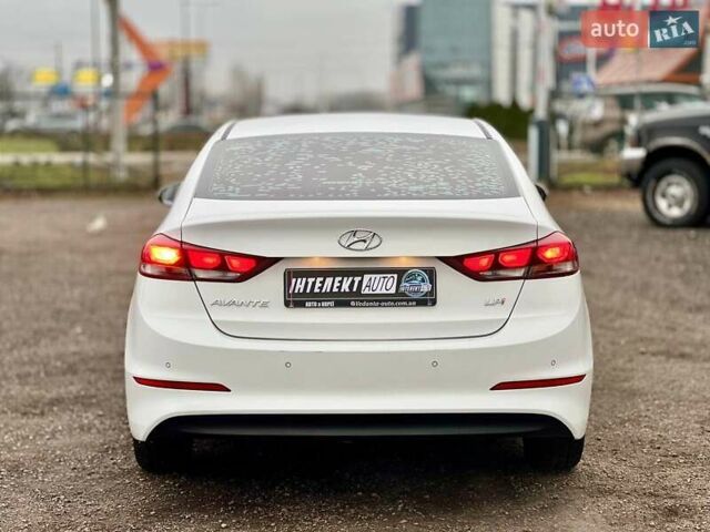 Белый Хендай Аванте, объемом двигателя 1.6 л и пробегом 350 тыс. км за 9300 $, фото 3 на Automoto.ua