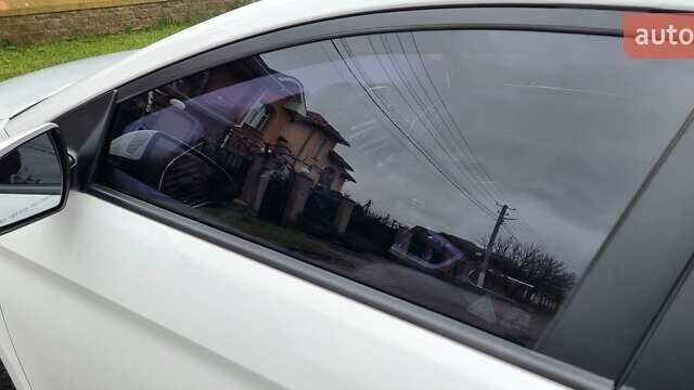 Білий Хендай Аванте, об'ємом двигуна 1.59 л та пробігом 171 тис. км за 10500 $, фото 9 на Automoto.ua