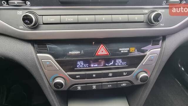 Білий Хендай Аванте, об'ємом двигуна 1.59 л та пробігом 171 тис. км за 10500 $, фото 14 на Automoto.ua