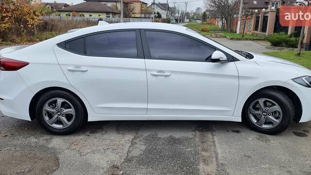 Білий Хендай Аванте, об'ємом двигуна 1.59 л та пробігом 171 тис. км за 10500 $, фото 2 на Automoto.ua