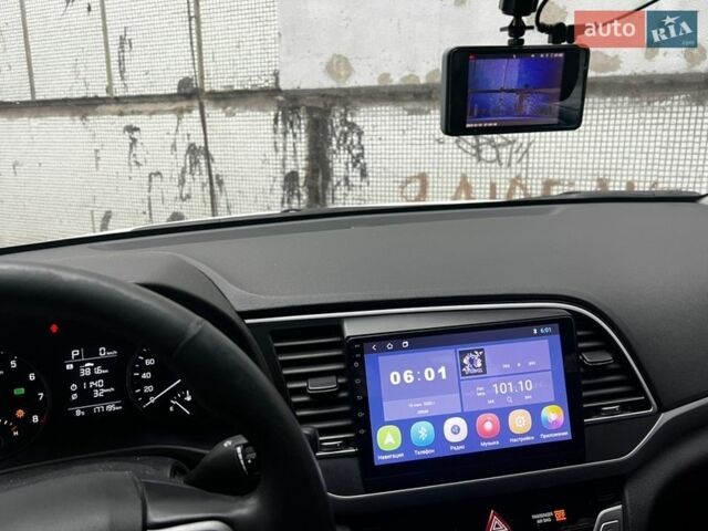 Белый Хендай Аванте, объемом двигателя 1.59 л и пробегом 176 тыс. км за 11500 $, фото 16 на Automoto.ua