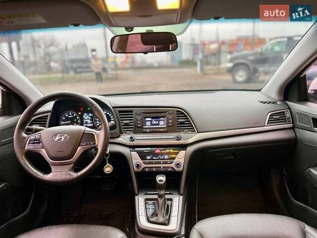 Білий Хендай Аванте, об'ємом двигуна 1.6 л та пробігом 350 тис. км за 9300 $, фото 18 на Automoto.ua