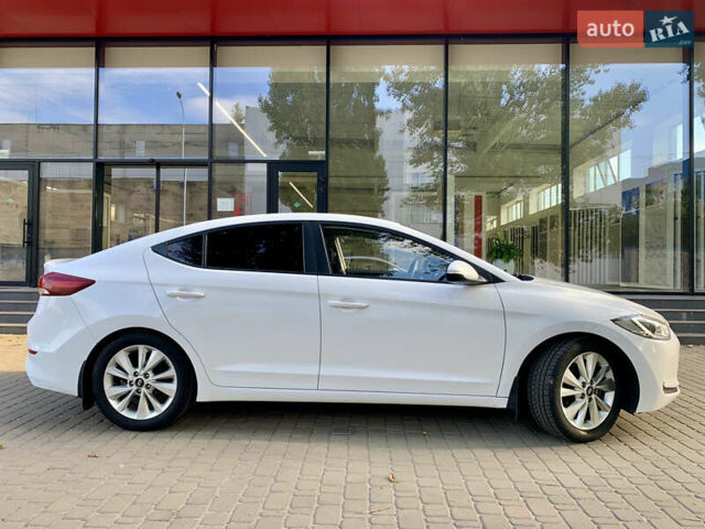 Белый Хендай Аванте, объемом двигателя 1.6 л и пробегом 192 тыс. км за 11600 $, фото 9 на Automoto.ua