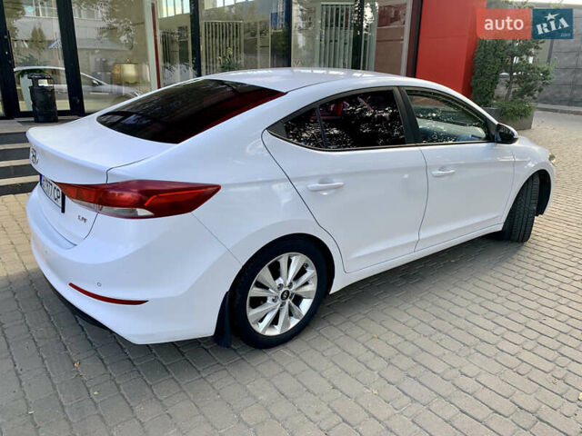 Белый Хендай Аванте, объемом двигателя 1.6 л и пробегом 192 тыс. км за 11600 $, фото 13 на Automoto.ua