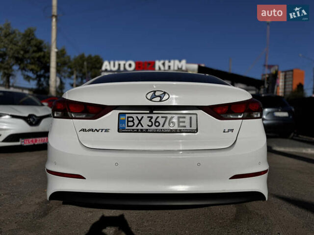Белый Хендай Аванте, объемом двигателя 1.6 л и пробегом 190 тыс. км за 9995 $, фото 4 на Automoto.ua