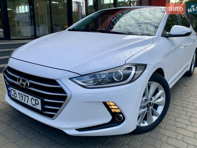 Белый Хендай Аванте, объемом двигателя 1.6 л и пробегом 192 тыс. км за 11600 $, фото 5 на Automoto.ua