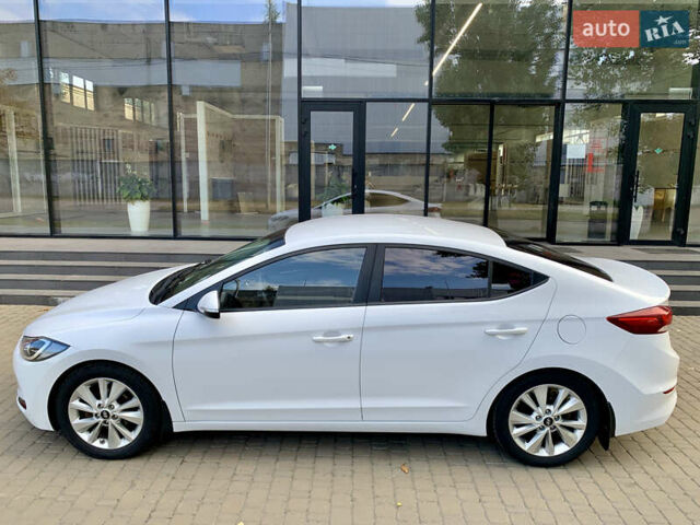 Белый Хендай Аванте, объемом двигателя 1.6 л и пробегом 192 тыс. км за 11600 $, фото 38 на Automoto.ua