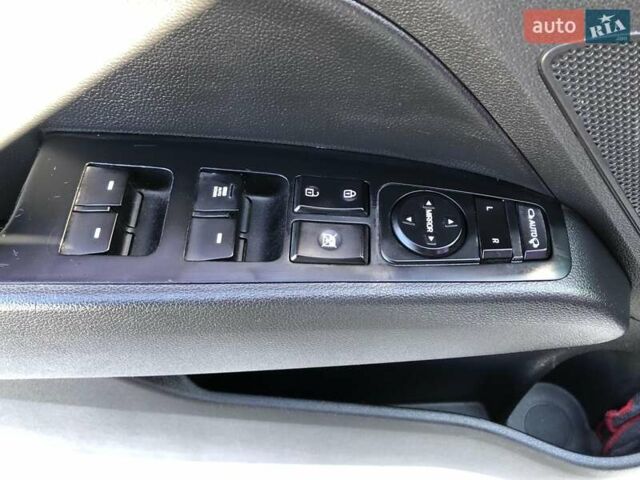 Хендай Аванте 2017 в Петропавлівська Борщагівка на Automoto.ua Белый Хендай Аванте, объемом двигателя 1.59 л и пробегом 153 тыс. км за 12999 $, фото 24 на Automoto.ua