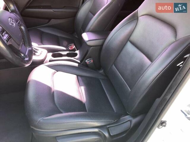 Белый Хендай Аванте, объемом двигателя 1.59 л и пробегом 153 тыс. км за 12900 $, фото 12 на Automoto.ua