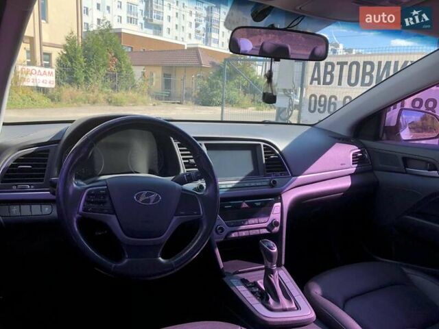 Хендай Аванте 2017 в Петропавлівська Борщагівка на Automoto.ua Белый Хендай Аванте, объемом двигателя 1.59 л и пробегом 153 тыс. км за 12999 $, фото 30 на Automoto.ua