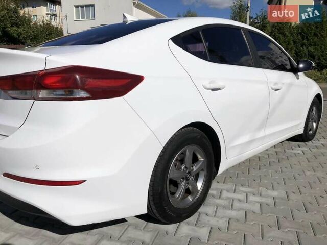 Белый Хендай Аванте, объемом двигателя 1.59 л и пробегом 153 тыс. км за 12900 $, фото 6 на Automoto.ua