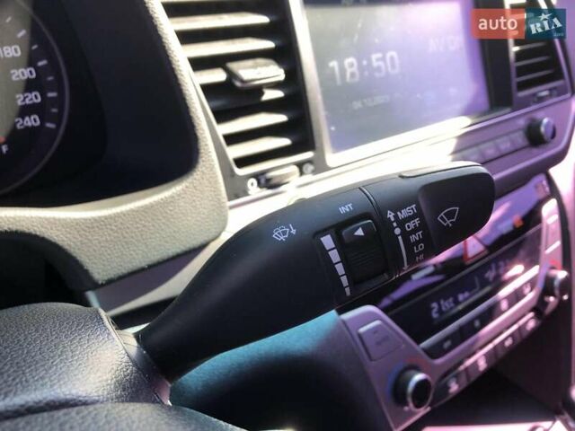 Белый Хендай Аванте, объемом двигателя 1.59 л и пробегом 153 тыс. км за 12900 $, фото 20 на Automoto.ua