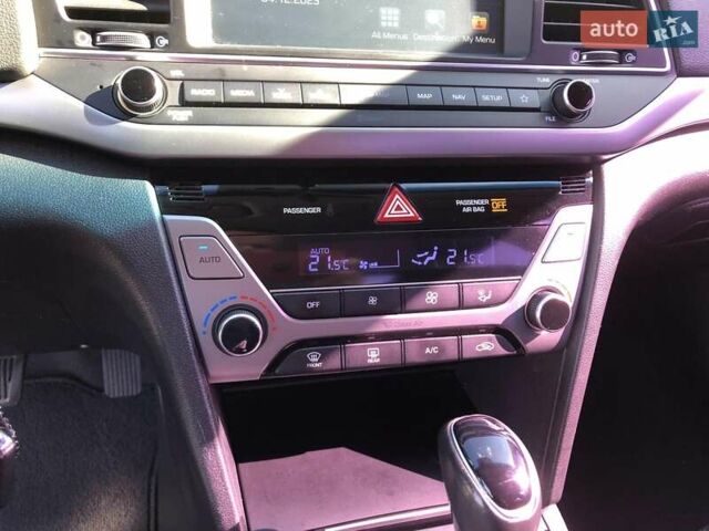 Хендай Аванте 2017 в Петропавлівська Борщагівка на Automoto.ua Белый Хендай Аванте, объемом двигателя 1.59 л и пробегом 153 тыс. км за 12999 $, фото 14 на Automoto.ua