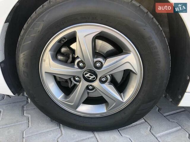 Белый Хендай Аванте, объемом двигателя 1.59 л и пробегом 153 тыс. км за 12900 $, фото 44 на Automoto.ua