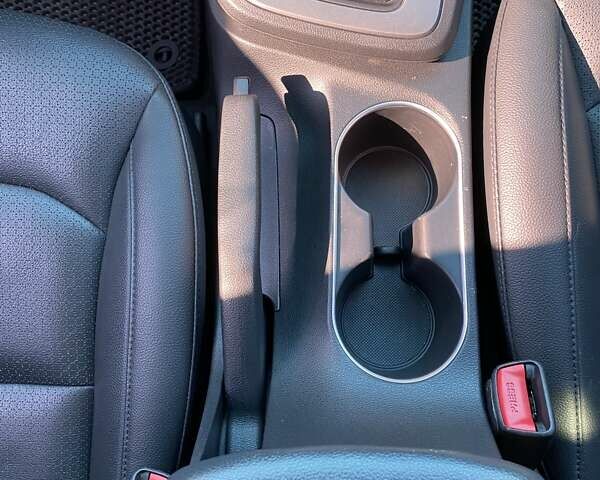 Белый Хендай Аванте, объемом двигателя 0 л и пробегом 79 тыс. км за 12800 $, фото 48 на Automoto.ua