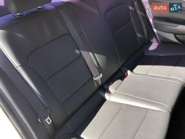 Белый Хендай Аванте, объемом двигателя 1.59 л и пробегом 153 тыс. км за 12900 $, фото 34 на Automoto.ua