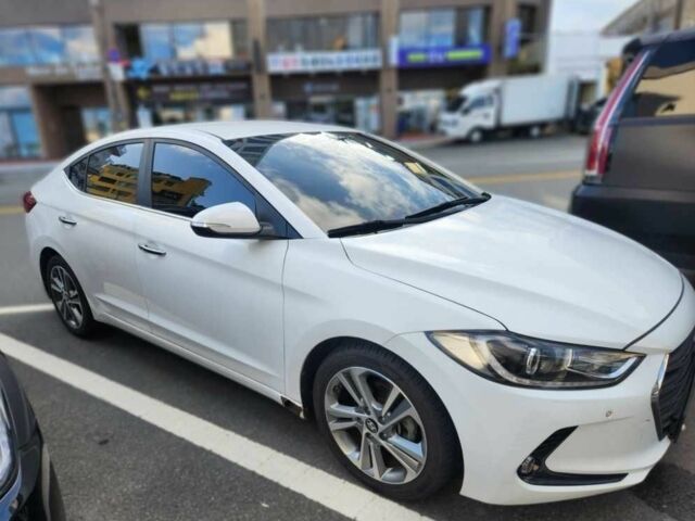 Белый Хендай Аванте, объемом двигателя 1.6 л и пробегом 154 тыс. км за 11000 $, фото 2 на Automoto.ua