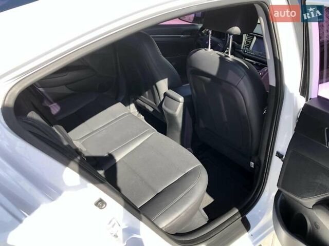 Белый Хендай Аванте, объемом двигателя 1.59 л и пробегом 153 тыс. км за 12900 $, фото 35 на Automoto.ua