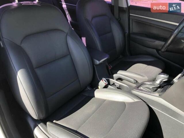 Белый Хендай Аванте, объемом двигателя 1.59 л и пробегом 153 тыс. км за 12900 $, фото 39 на Automoto.ua