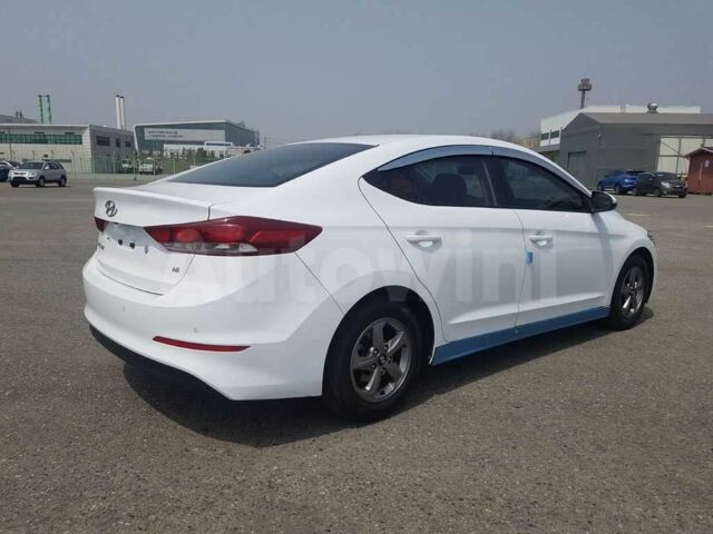 Белый Хендай Аванте, объемом двигателя 0 л и пробегом 83 тыс. км за 13370 $, фото 4 на Automoto.ua