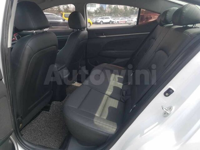 Белый Хендай Аванте, объемом двигателя 0 л и пробегом 83 тыс. км за 13370 $, фото 7 на Automoto.ua