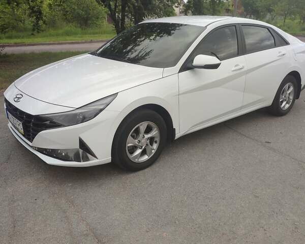Белый Хендай Аванте, объемом двигателя 1.59 л и пробегом 189 тыс. км за 19100 $, фото 5 на Automoto.ua