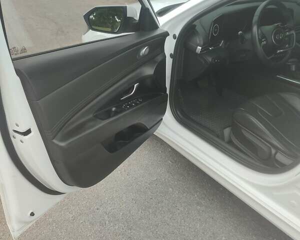 Белый Хендай Аванте, объемом двигателя 1.59 л и пробегом 189 тыс. км за 19100 $, фото 21 на Automoto.ua