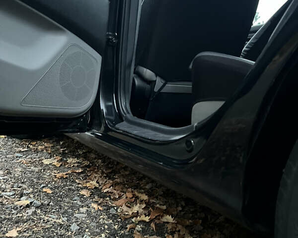 Черный Хендай Аванте, объемом двигателя 1.6 л и пробегом 154 тыс. км за 6000 $, фото 51 на Automoto.ua