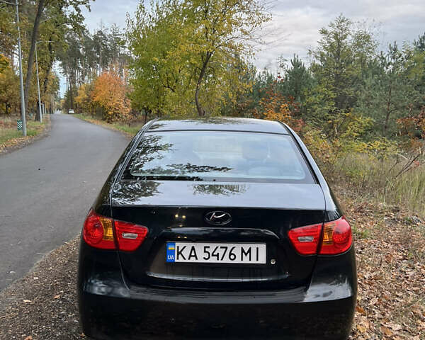 Черный Хендай Аванте, объемом двигателя 1.6 л и пробегом 154 тыс. км за 6000 $, фото 5 на Automoto.ua