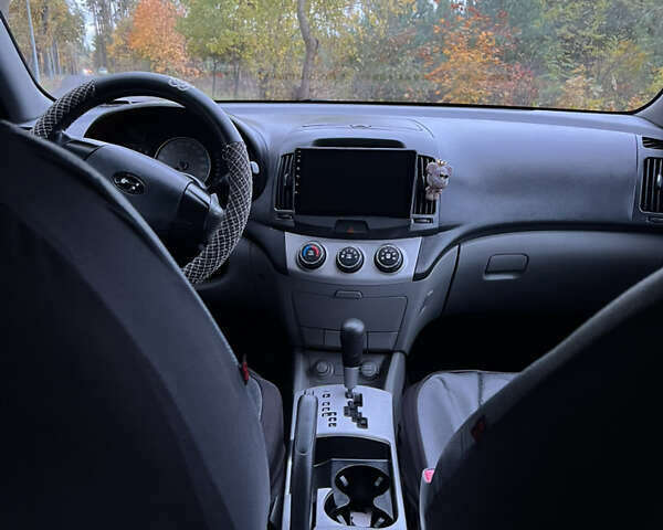 Черный Хендай Аванте, объемом двигателя 1.6 л и пробегом 154 тыс. км за 6000 $, фото 37 на Automoto.ua