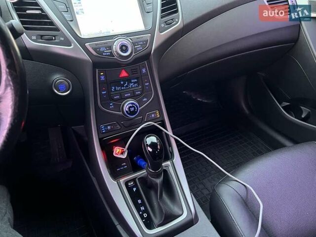 Черный Хендай Аванте, объемом двигателя 1.6 л и пробегом 138 тыс. км за 10900 $, фото 7 на Automoto.ua