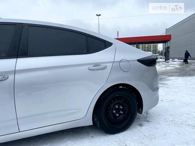 Хендай Аванте, об'ємом двигуна 1.6 л та пробігом 129 тис. км за 11000 $, фото 4 на Automoto.ua