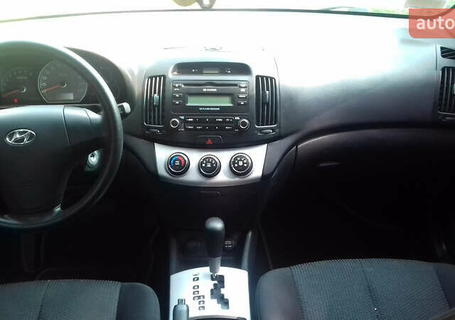 Серый Хендай Аванте, объемом двигателя 1.59 л и пробегом 211 тыс. км за 5700 $, фото 5 на Automoto.ua