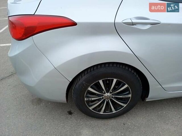 Серый Хендай Аванте, объемом двигателя 1.6 л и пробегом 103 тыс. км за 8300 $, фото 7 на Automoto.ua