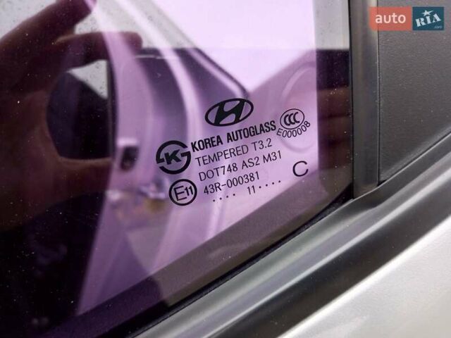 Серый Хендай Аванте, объемом двигателя 1.6 л и пробегом 103 тыс. км за 8300 $, фото 13 на Automoto.ua
