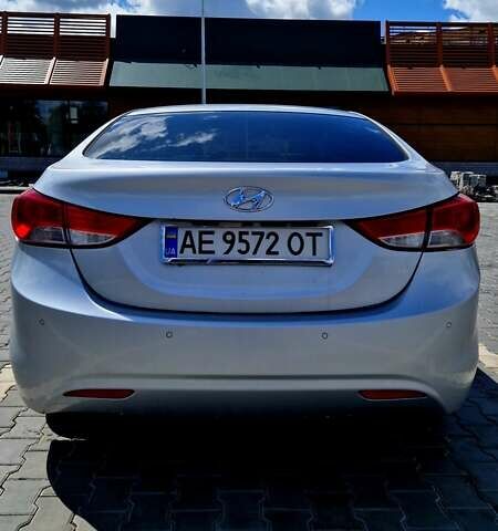 Серый Хендай Аванте, объемом двигателя 1.6 л и пробегом 156 тыс. км за 8500 $, фото 4 на Automoto.ua