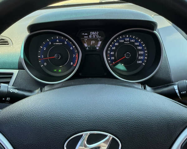 Серый Хендай Аванте, объемом двигателя 1.6 л и пробегом 186 тыс. км за 8800 $, фото 9 на Automoto.ua