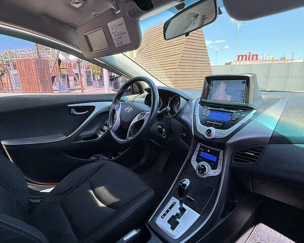 Серый Хендай Аванте, объемом двигателя 1.6 л и пробегом 186 тыс. км за 8800 $, фото 3 на Automoto.ua