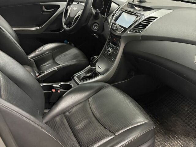 Сірий Хендай Аванте, об'ємом двигуна 1.6 л та пробігом 216 тис. км за 8500 $, фото 5 на Automoto.ua