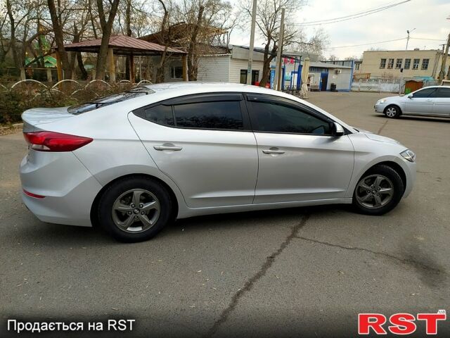 Серый Хендай Аванте, объемом двигателя 16 л и пробегом 236 тыс. км за 8800 $, фото 5 на Automoto.ua